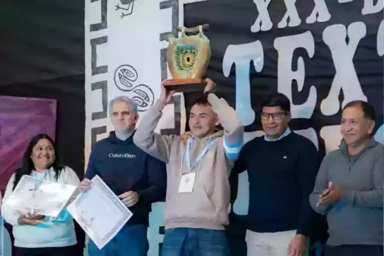 Cachi premió a sus maestros artesanos en la primera edición del Premio Tejidos 2026