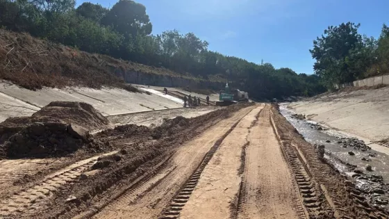 Se reconstruye y repara el canal del río Tartagal
