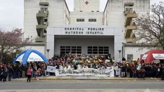 Más de 1000 personas participaron del abrazo simbólico al Hospital Público Materno Infantil