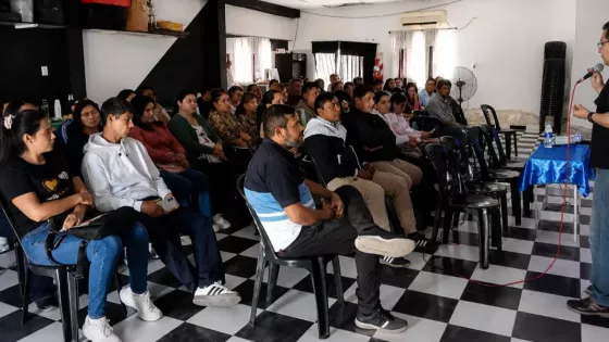 Educación capacita a docentes y directivos para potenciar las huertas escolares y la alimentación saludable