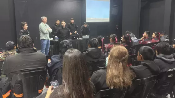 Defensa Civil capacita sobre la respuesta ante emergencias con materiales peligrosos