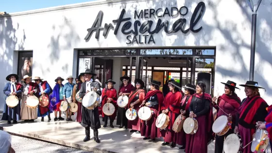 Más de 30 copleros formaron parte del cierre de «Voces Vivas» en el Mercado Artesanal