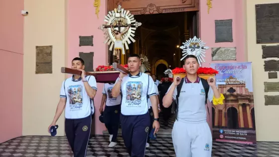 Las escuelas de formación policial peregrinaron hacia la Catedral Basílica en honor al Señor y la Virgen del Milagro