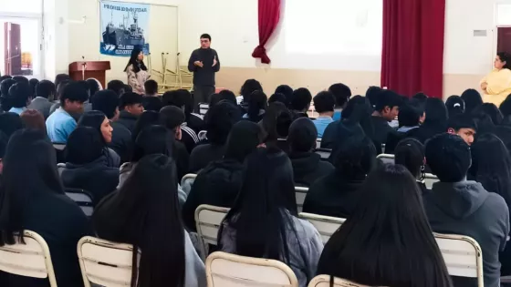 Docentes y estudiantes de Cerrillos se capacitan para prevenir incendios forestales