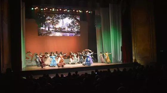 El folklore salteño se unió en una gala para homenajear al Señor y la Virgen del Milagro