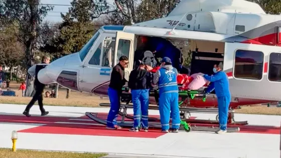 Salud Pública coordinó el traslado aéreo de nueve pacientes de alta complejidad durante la última semana