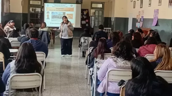 Defensa Civil continúa con las capacitaciones en instituciones educativas de la Provincia