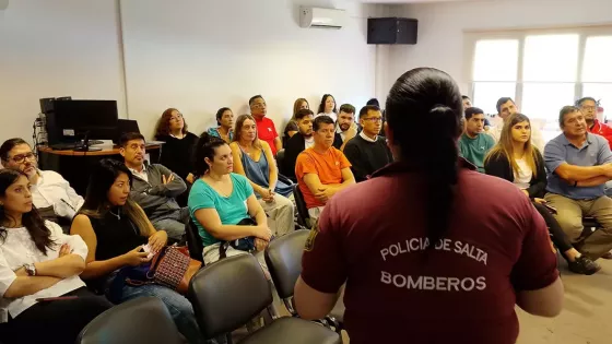 El  Sistema 9-1-1 capacita a todo su personal en prevención de incendios y uso de matafuegos