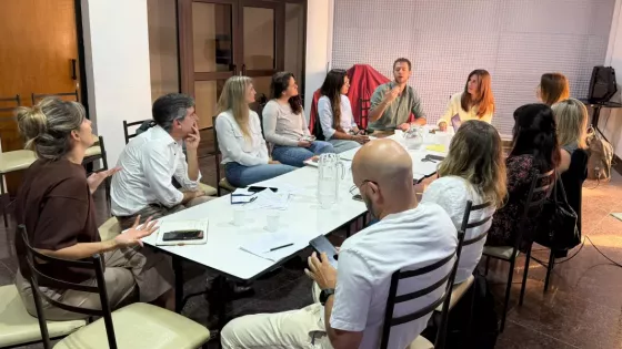 El Gobierno avanza en estrategias intersectoriales para la promoción de la salud mental adolescente