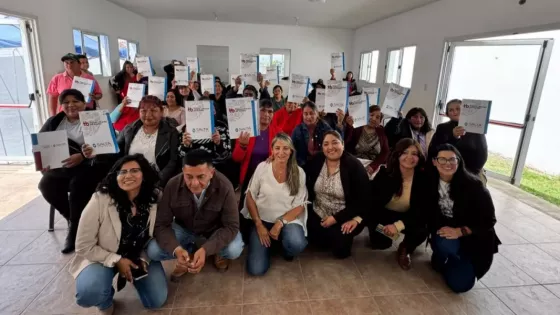 En Rosario de Lerma y La Merced se entregaron 42 escrituras de terrenos