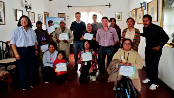 Productores y emprendedores de Cerrillos finalizaron una capacitación sobre agregado de valor
