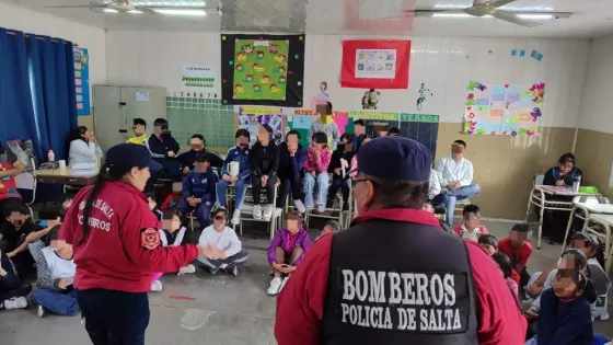 Bomberos de la Policía continúan con las capacitaciones en prevención y actuación ante sismos