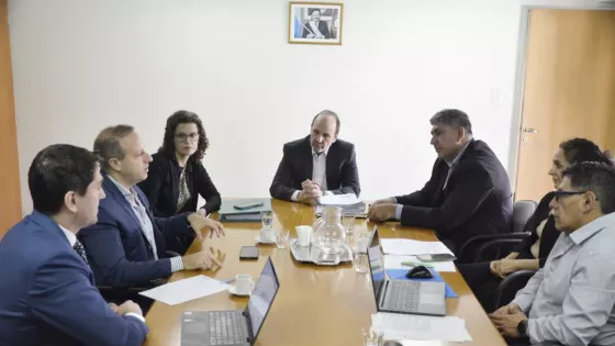 El Ministerio de Educación y la Sindicatura trabajan en conjunto para fortalecer los controles y modernizar la gestión educativa