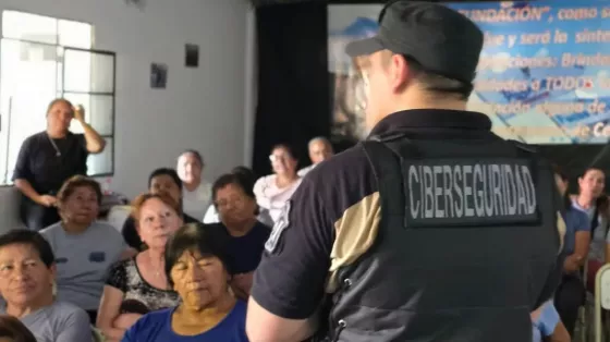 Adultos mayores fueron capacitados en ciberseguridad en Cerrillos