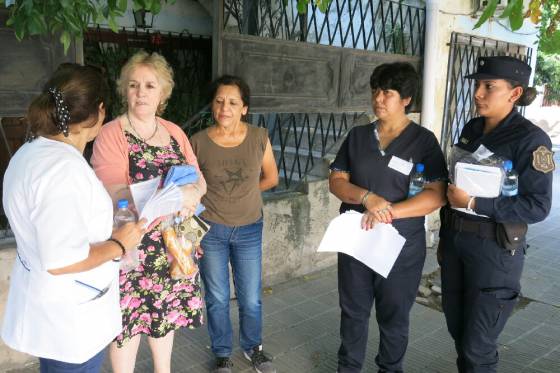 Campaña del centro de salud de barrio El Pilar para erradicar basurales
