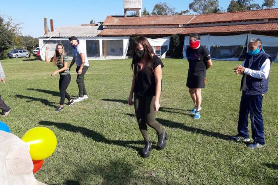 Jornada de juegos recreativos con adultos mayores del albergue de los Magistrados