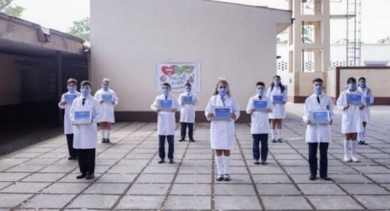 Autorizan la realización de actos de colación de los alumnos de 7° grado