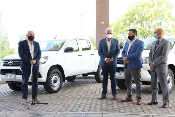 REMSA donó en comodato al Gobierno dos camionetas