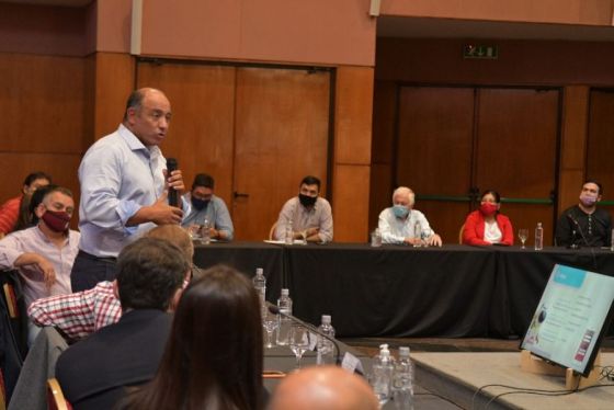 Gobierno e intendencias continúan trabajando en el fortalecimiento de las economías municipales