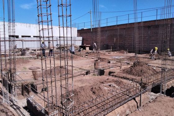 Inició la construcción de la sala de nivel inicial de la escuela Cacique Cambai