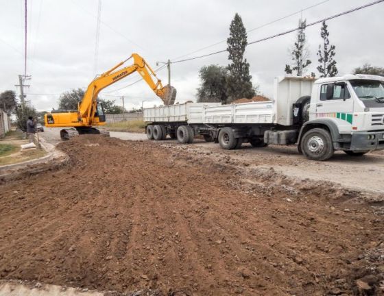 Pavimentan el acceso a barrio Las Tunas de Cerrillos