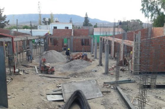 Comenzó a edificarse la nueva sala de nivel inicial en la escuela Victorino de la Plaza de Cachi