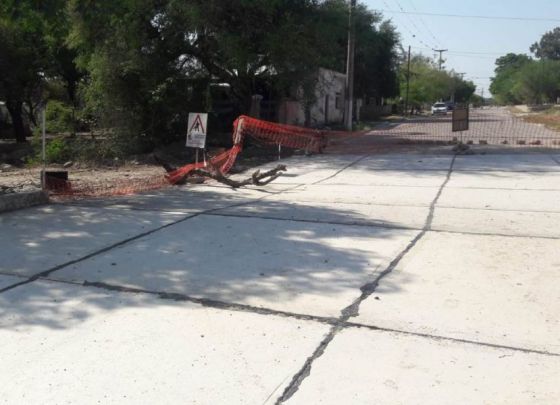 Está en ejecución la segunda etapa de pavimentación de la calle principal de Cobos