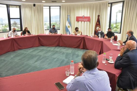 El Gobernador se reunió con directivos del Foro de Intendentes