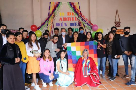 El Gobierno conmemoró el Día del Indio Americano junto a estudiantes de comunidades originarias