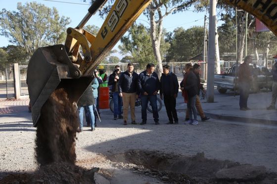 En El Carril inició la obra para ampliación de cloacas