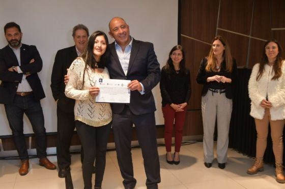 Entrega de certificados a jóvenes y adultos que formaron parte de los cursos de Mil Programadores y Argentina Programa