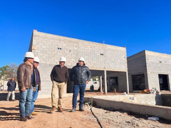Noticias de Infraestructura: más casas para vecinos del interior y municipios suman obras viales y urbanas