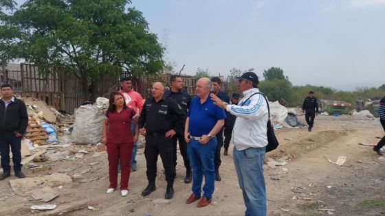 Cornejo recorrió junto a vecinos y vecinas distintos sectores críticos de Villa Lavalle