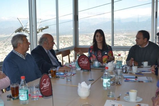 Se reunió la mesa de trabajo conjunto para la puesta en valor y seguridad del cerro San Bernardo