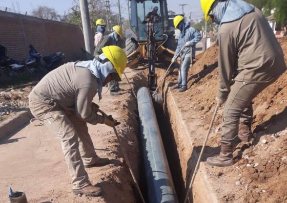 Construyen un nuevo acueducto entre General Mosconi y Tartagal