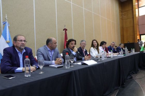 Noticias de Infraestructura: aumento de la inversión en obra pública, presupuesto 2023, entrega de maquinaria