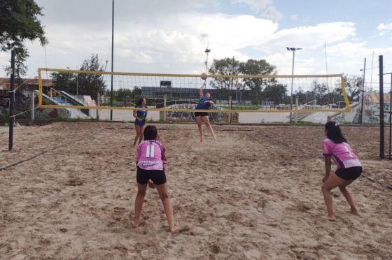 Se juegan las finales provinciales de beach vóley clasificatorias para los Juegos de Playa