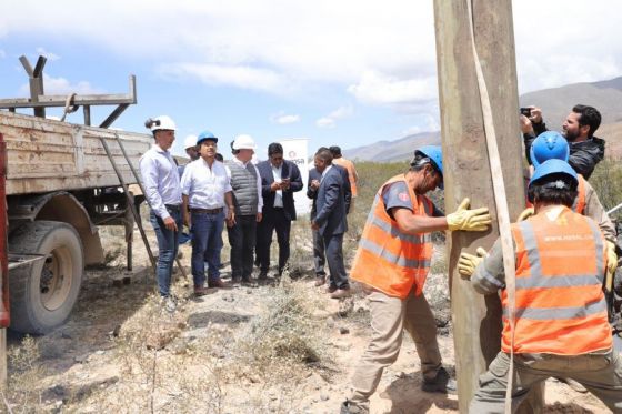 El municipio La Poma estará conectado al tendido eléctrico de media tensión: Sáenz verificó el inicio de obras