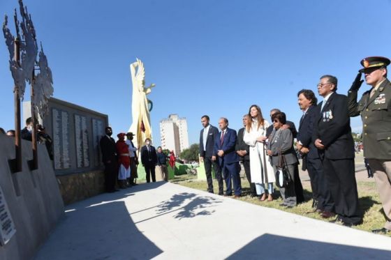 Actos conmemorativos en homenaje a veteranos y héroes caídos en Malvinas