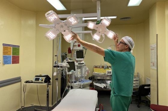 El hospital Materno Infantil incorporó nuevo sistema lumínico en quirófanos