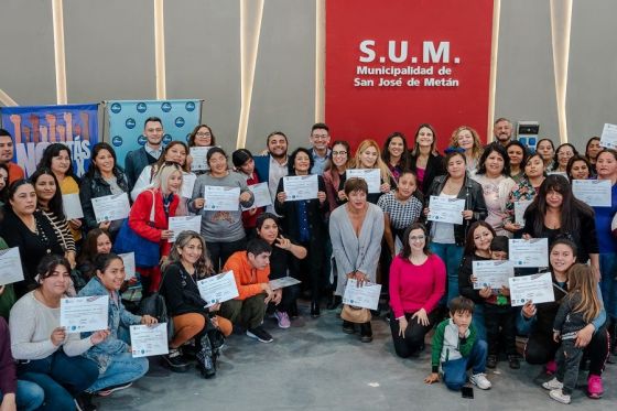 “Constructoras”: mujeres y LGBTIQ+ de Metán egresaron del programa provincial