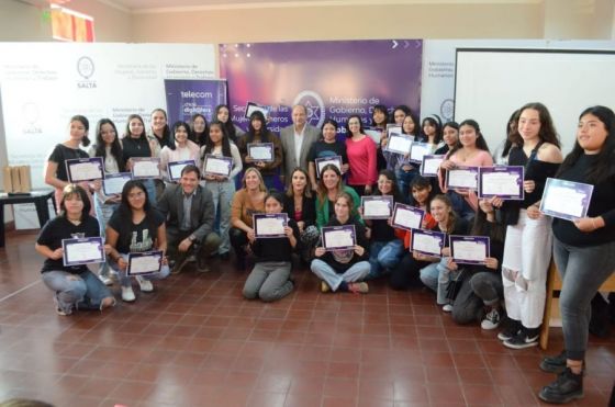 Salteñas de 13 a 17 años finalizaron el curso de 