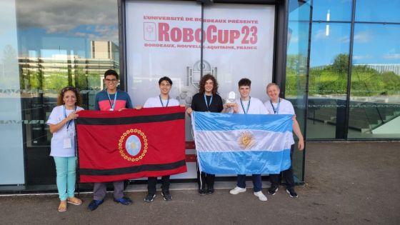 Estudiantes del IITA obtuvieron el segundo lugar de  los premios en la categoría Junior en la Robocup 2023