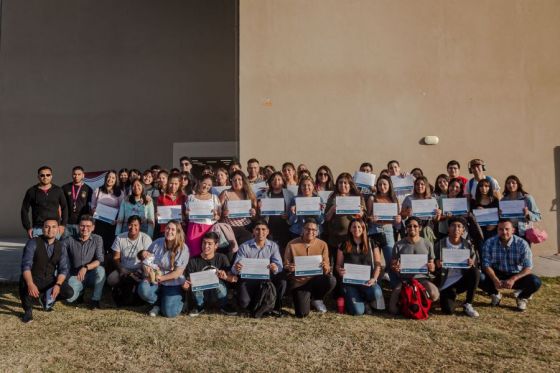 UPATecO: Nuevos egresados y egresadas de los cursos de Competencias del Emprendedor y Diseño Gráfico
