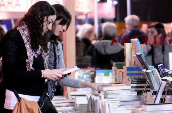 Se realiza la primera Feria del Libro en San Lorenzo