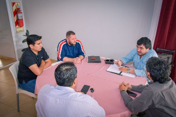 Coordinan acciones para mantener la actividad productiva de la refinería de Campo Durán