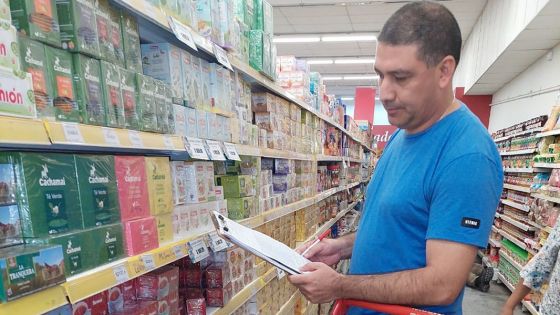 Defensa del Consumidor multó a VEA por encontrar diferencias de precios en góndolas y caja