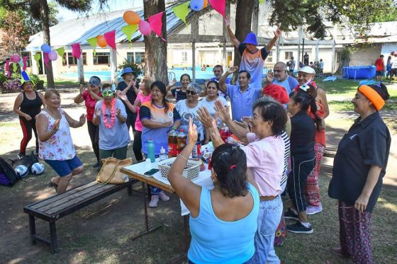 Jornada a puro carnaval en la colonia de vacaciones de la Secretaría de Deportes