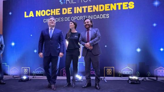 El gobernador Sáenz participó en Córdoba de “La Noche de los Intendentes”