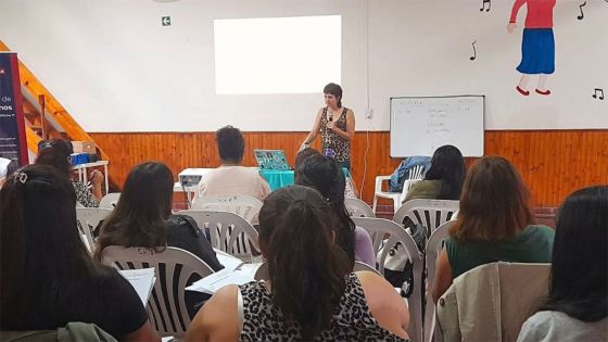 Capacitación para docentes sobre la  vulneración de derechos en infancias y adolescencias